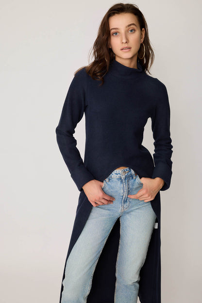DEEP-SPLIT KNITTED BLOUSE