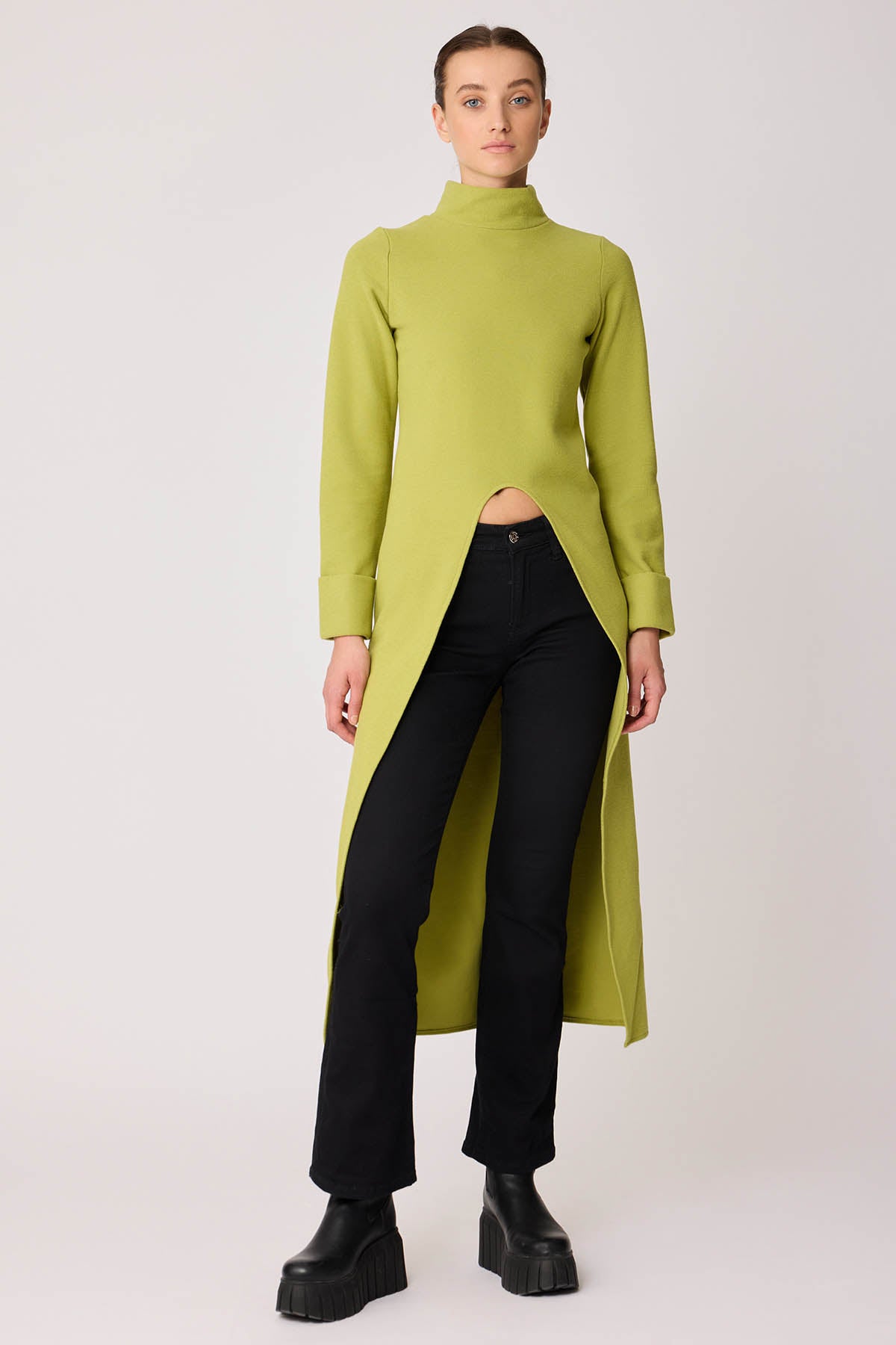DEEP-SPLIT KNITTED BLOUSE