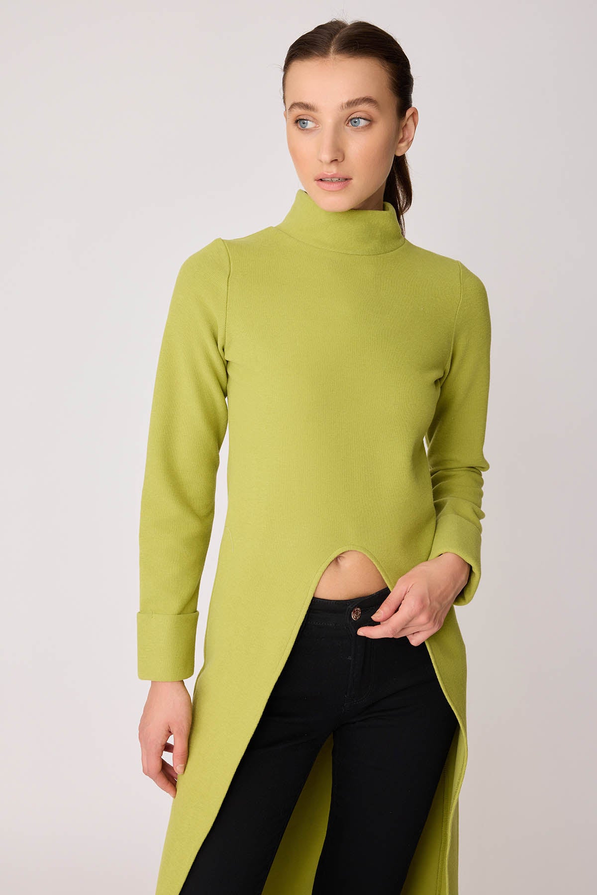 DEEP-SPLIT KNITTED BLOUSE