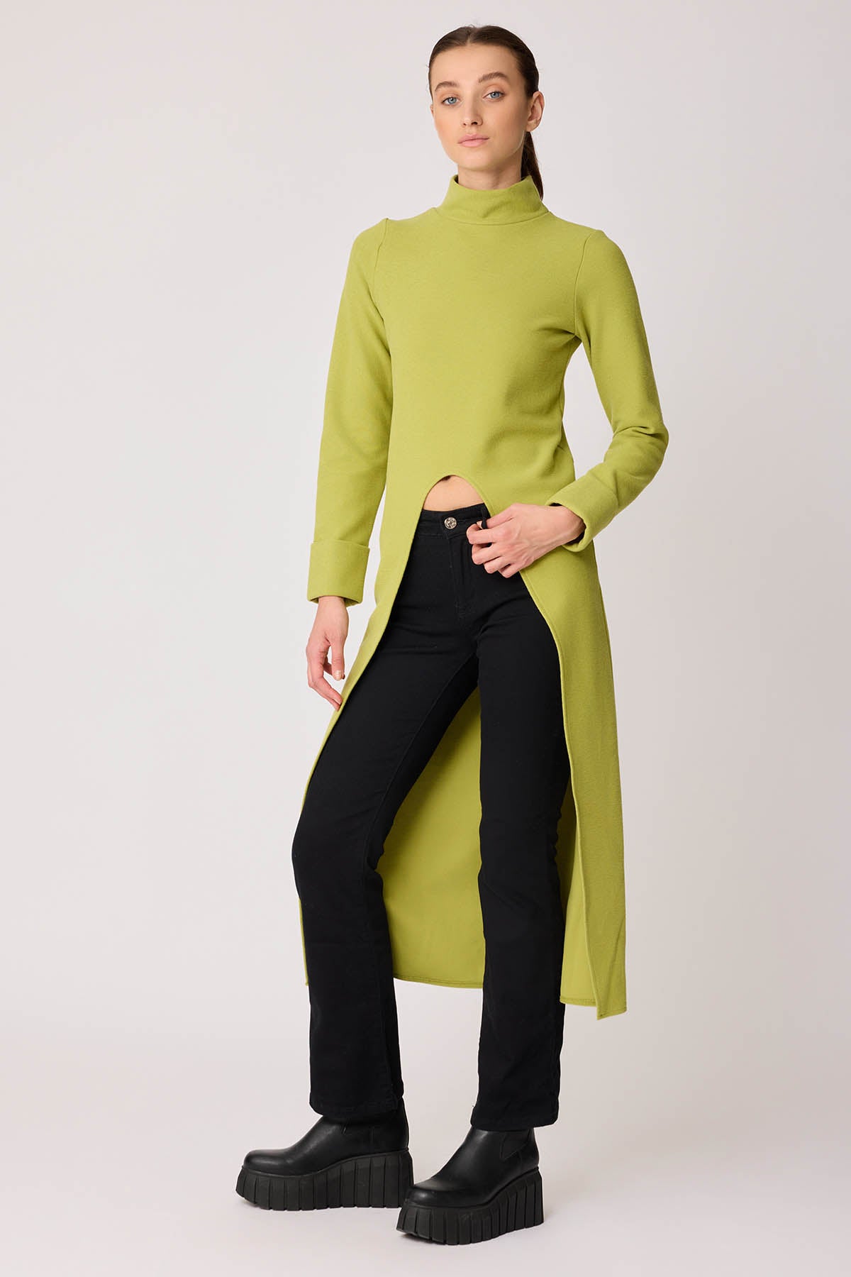 DEEP-SPLIT KNITTED BLOUSE