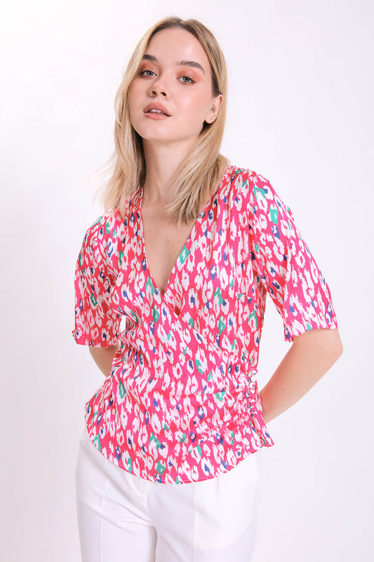 ASTRACT PATTERNED ENVELOPE SHORT SLEEVE BLOUSE