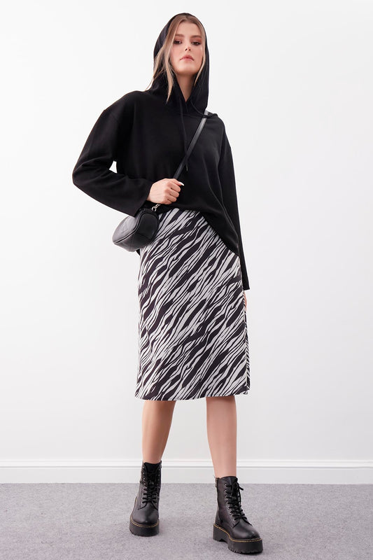 SKIRT WITH PATTERNED ZIPPERS