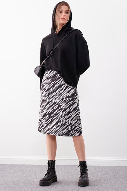 SKIRT WITH PATTERNED ZIPPERS