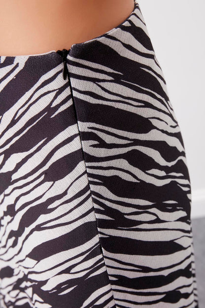 SKIRT WITH PATTERNED ZIPPERS
