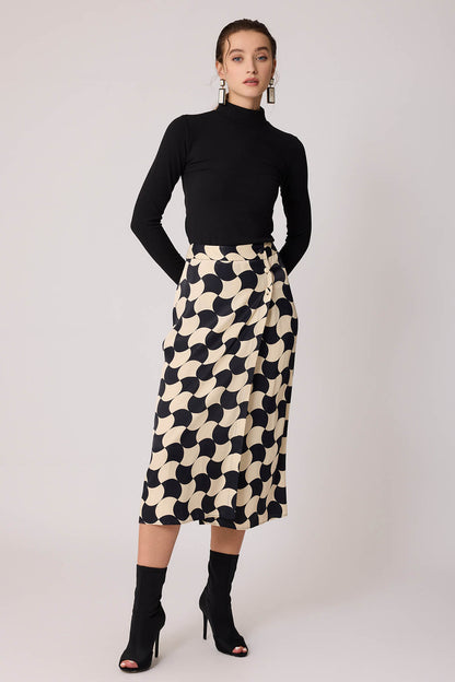 CLASIC PATTERNED MIDI SKIRT WITH FRONT BUTTON