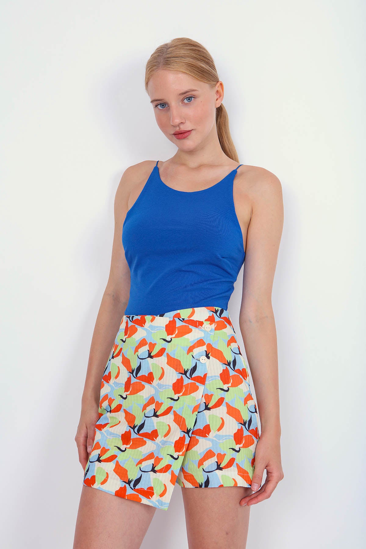 FRONT BUTTON SHORTS SKIRT WITH COLORFUL PATTERN