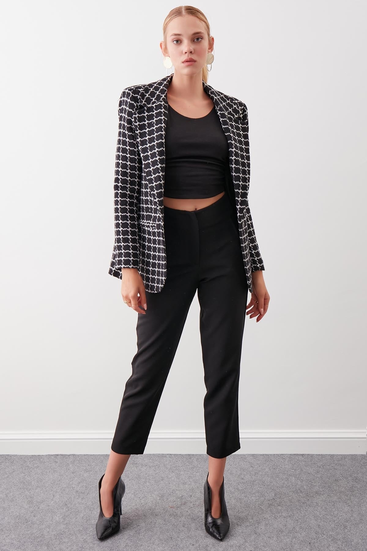 CLASSIC PATTERNED SINGLE BUTTON JACKET