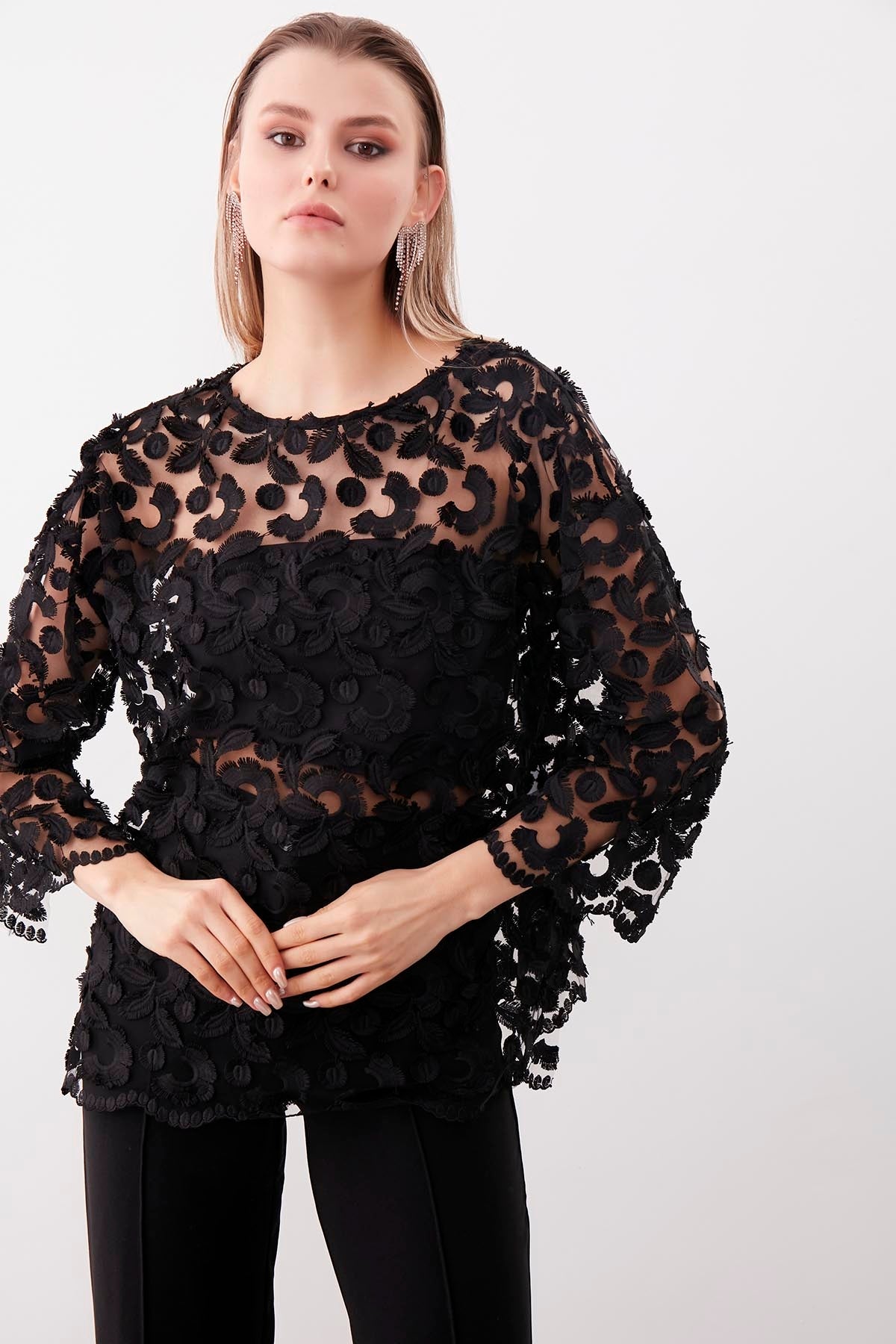 TRANSPARENT PATTERNED BLOUSE