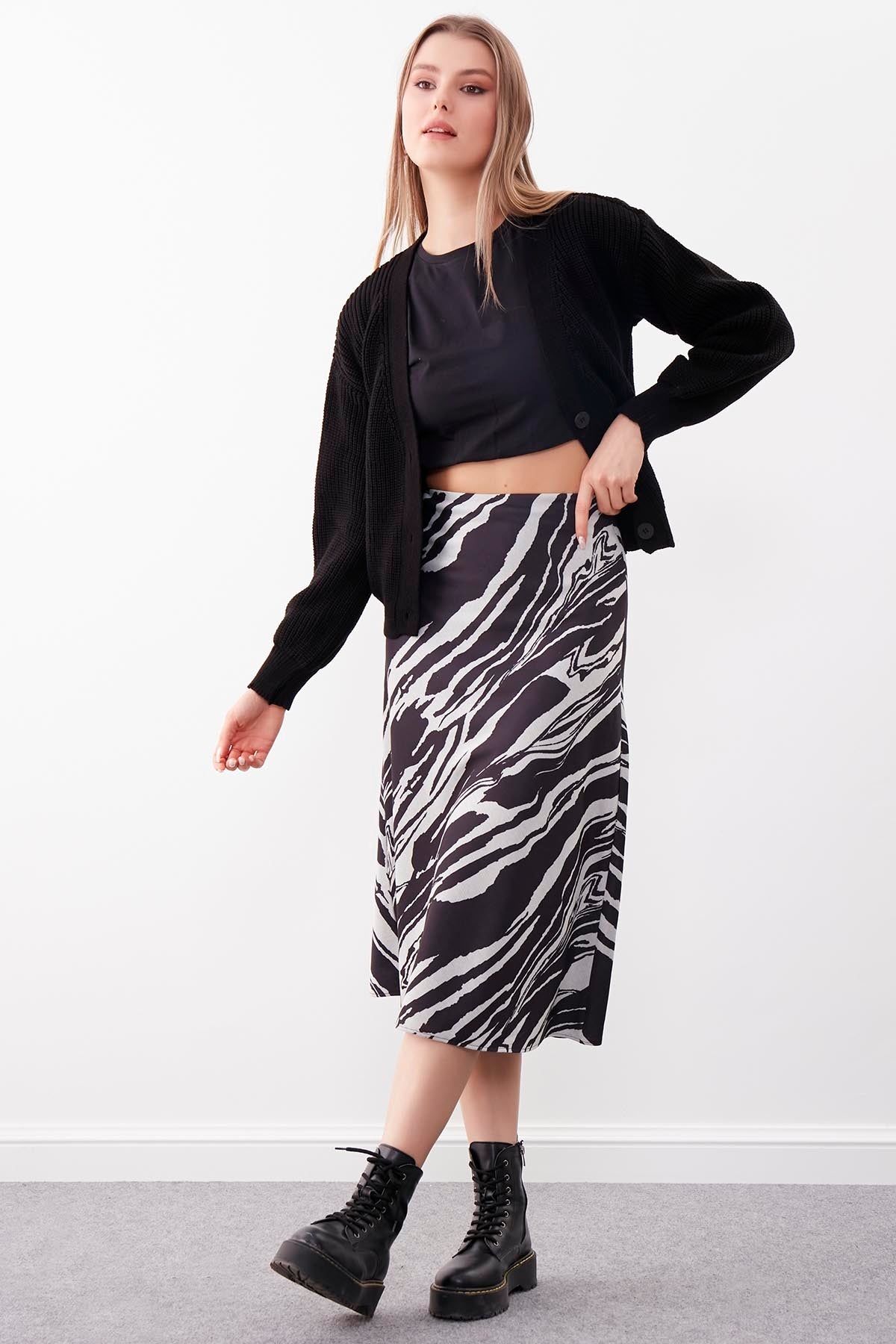 ELEGANT PATTERNED LONG SKIRT