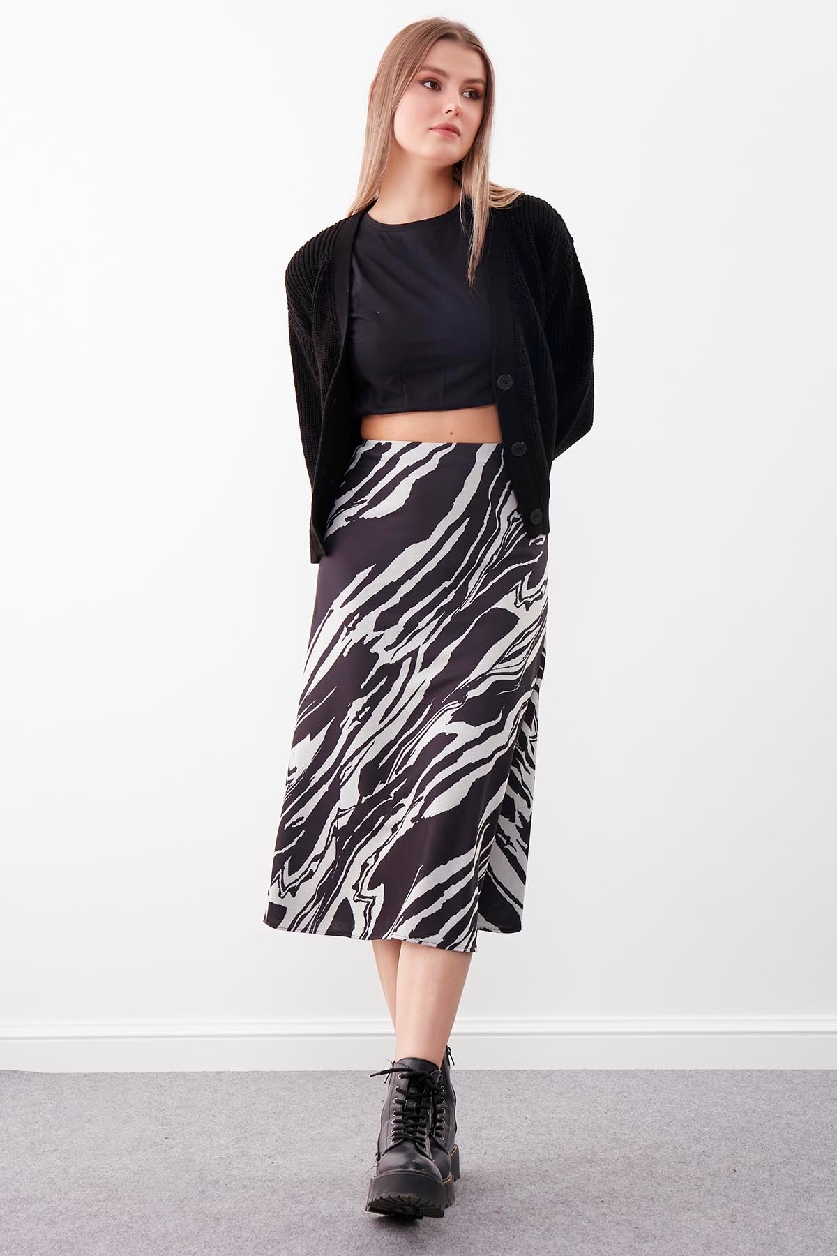 ELEGANT PATTERNED LONG SKIRT