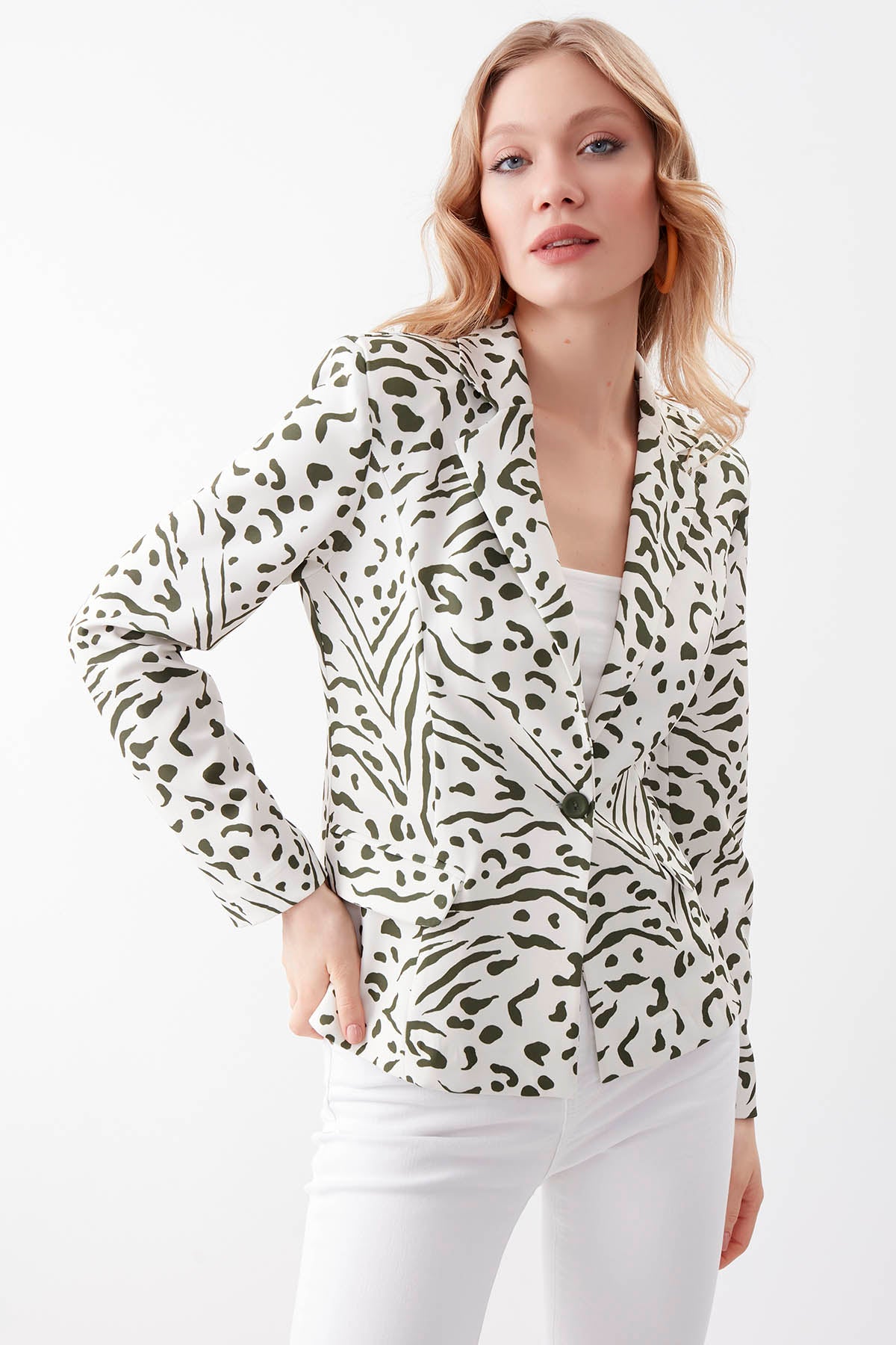 CLASSY PATTERNED LONG COLLARED SINGLE BUTTON BLAZER JACKET