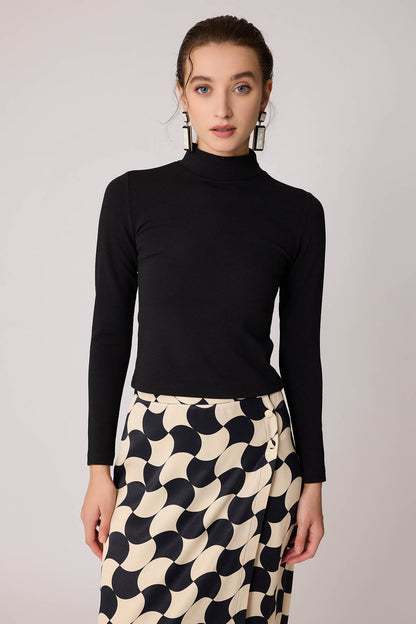 TURTLENECK CROP BLOUSE