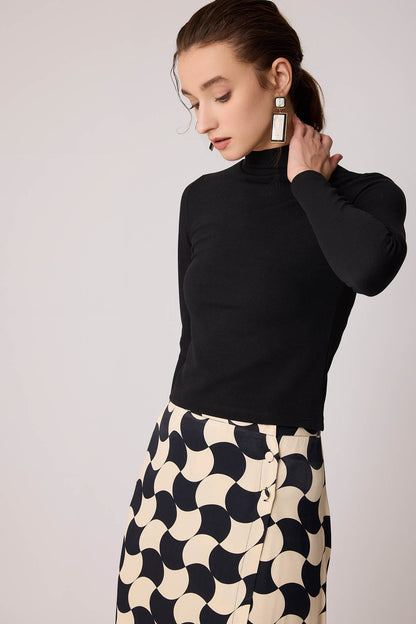 TURTLENECK CROP BLOUSE