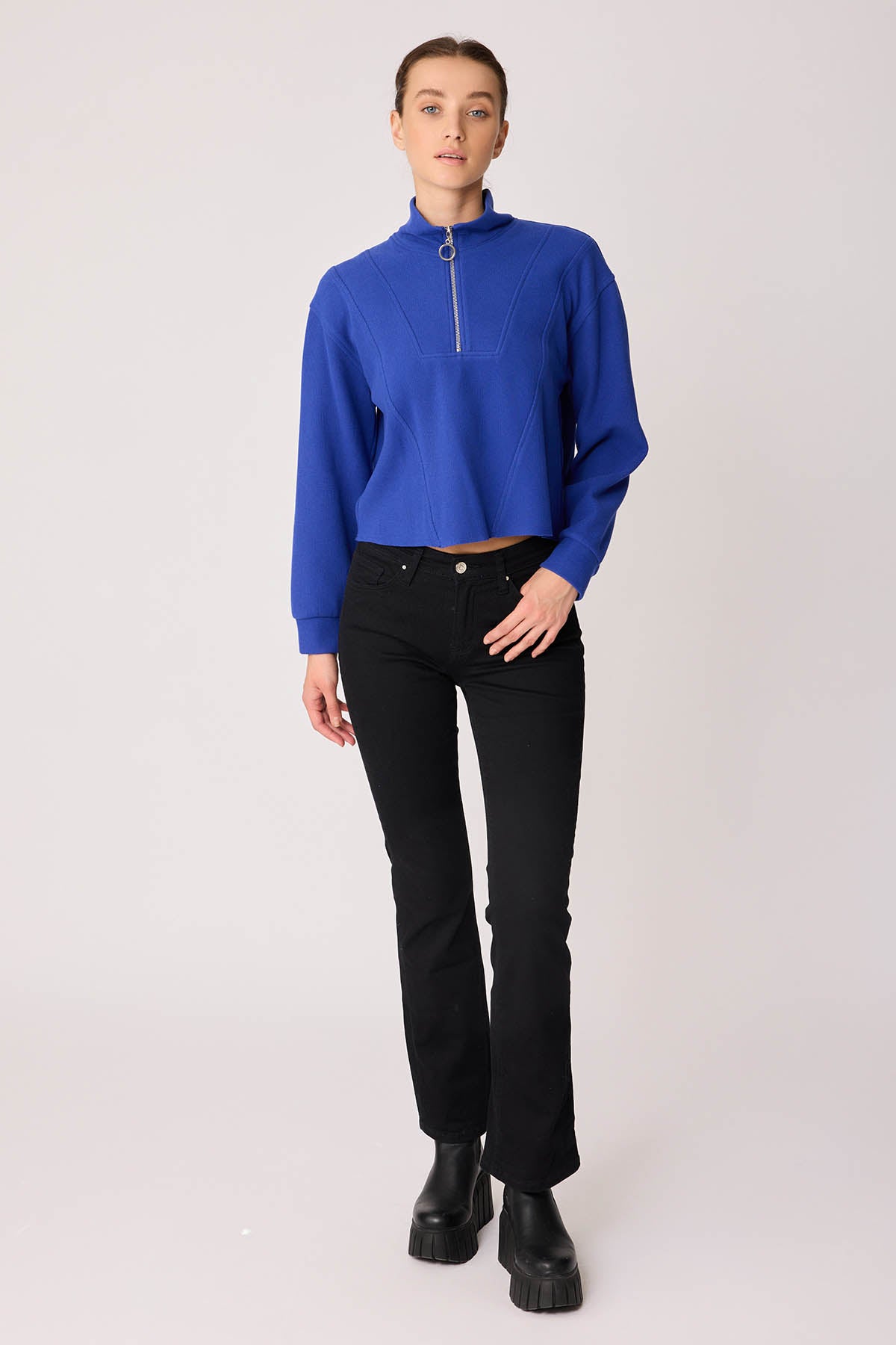 KNITTED SWEATSHIRT WITH STEEP COLLAR & ZIPPER