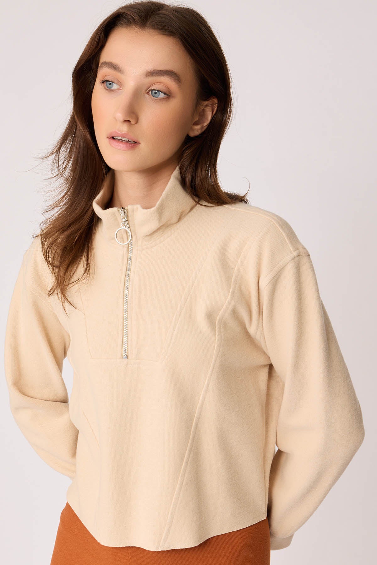 KNITTED SWEATSHIRT WITH STEEP COLLAR & ZIPPER