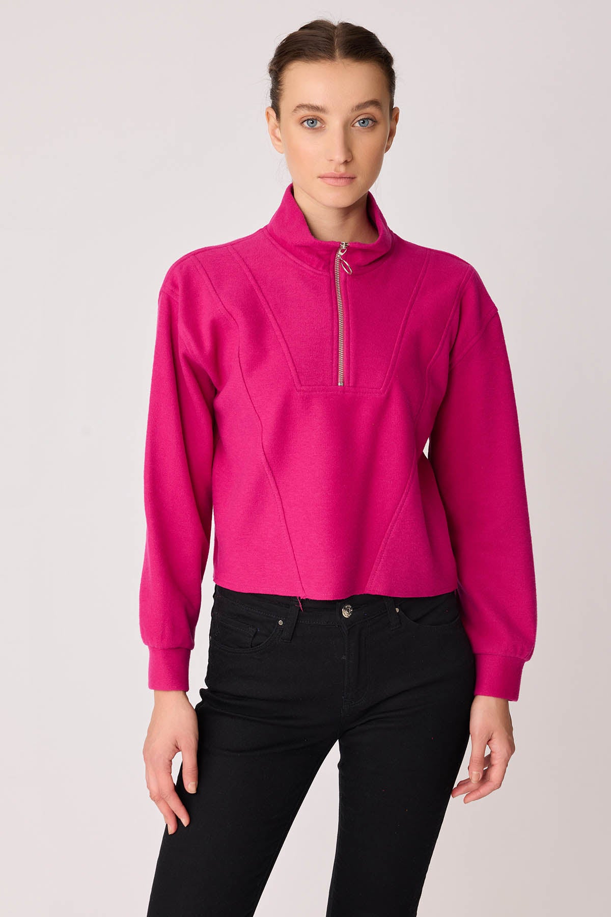 KNITTED SWEATSHIRT WITH STEEP COLLAR & ZIPPER