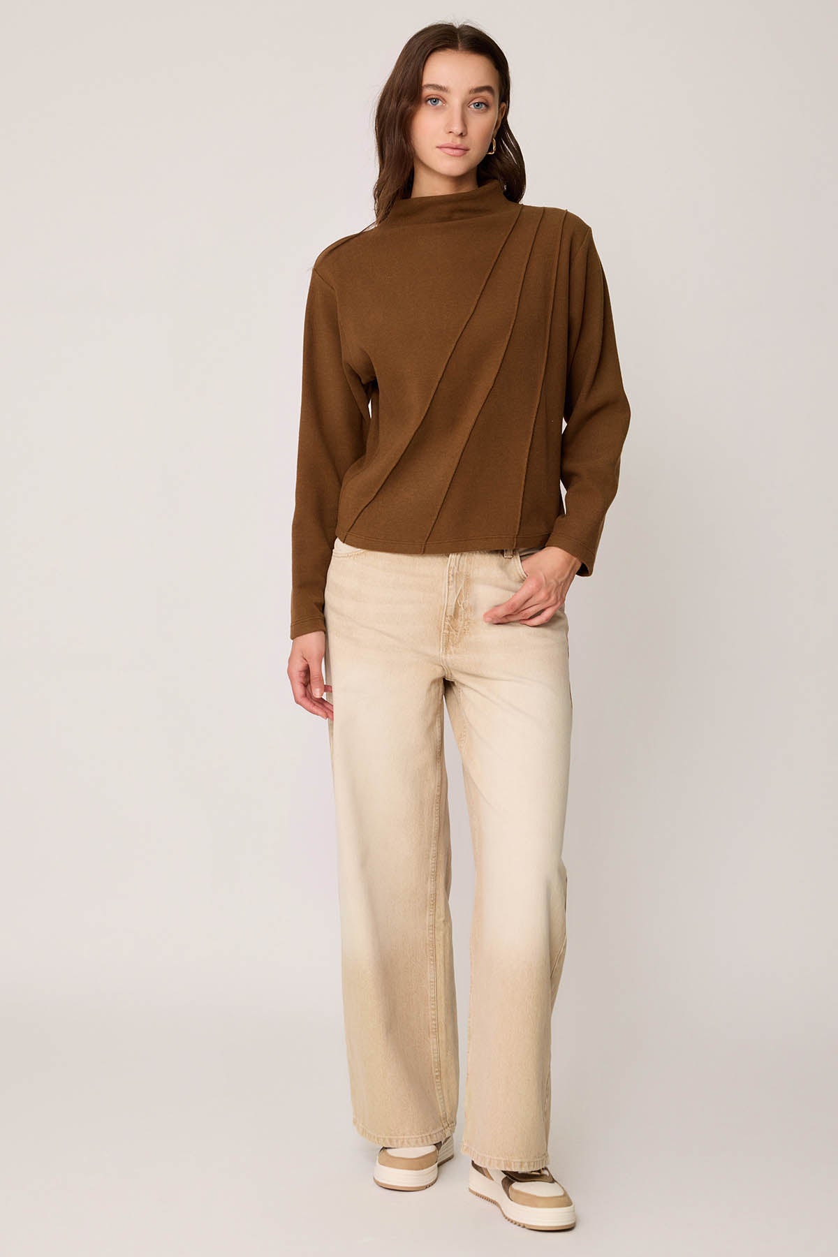 STEEP COLLAR FRONT-STITCHED BACK-ZIPPED BLOUSE