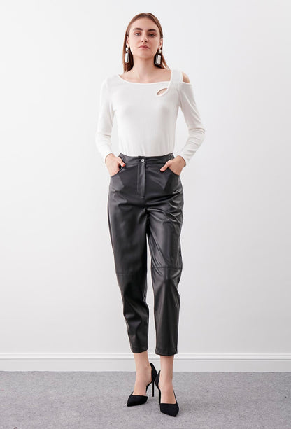 DETAILED FAUX LEATHER BLACK TROUSERS