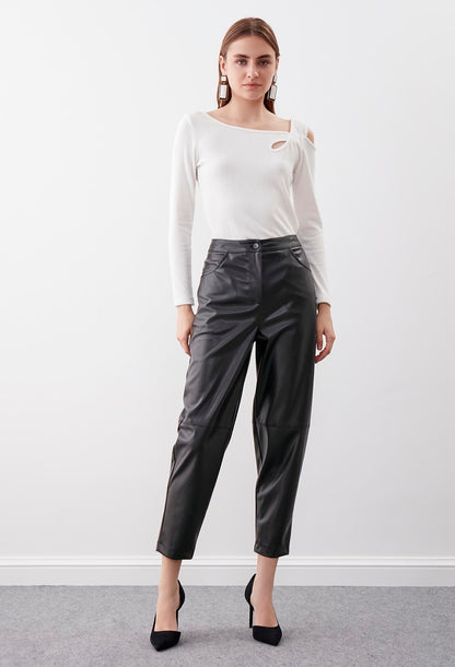 DETAILED FAUX LEATHER BLACK TROUSERS