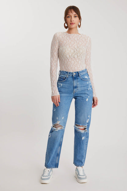 BLUE RIPPED JEANS