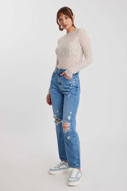 BLUE RIPPED JEANS