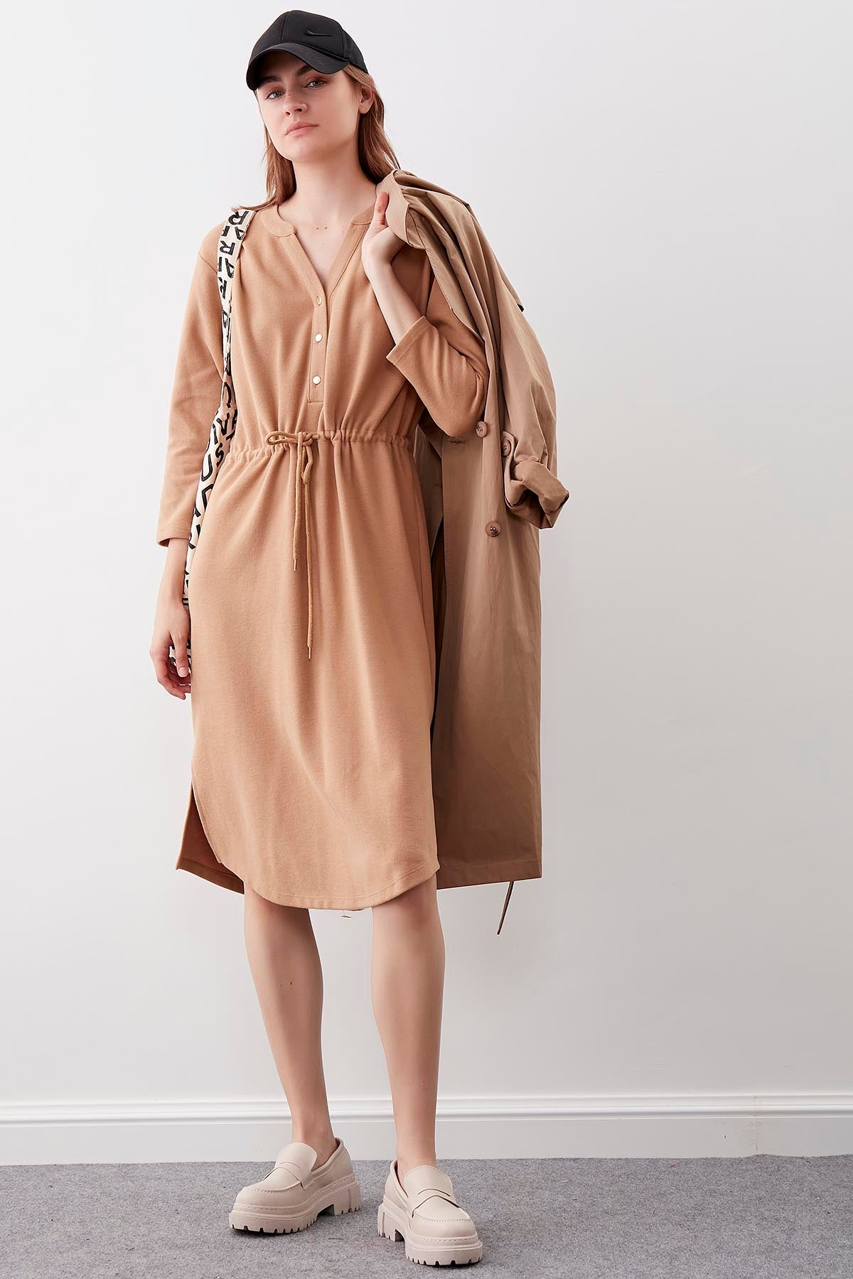 KNITTED DRESS WITH BUTTONS