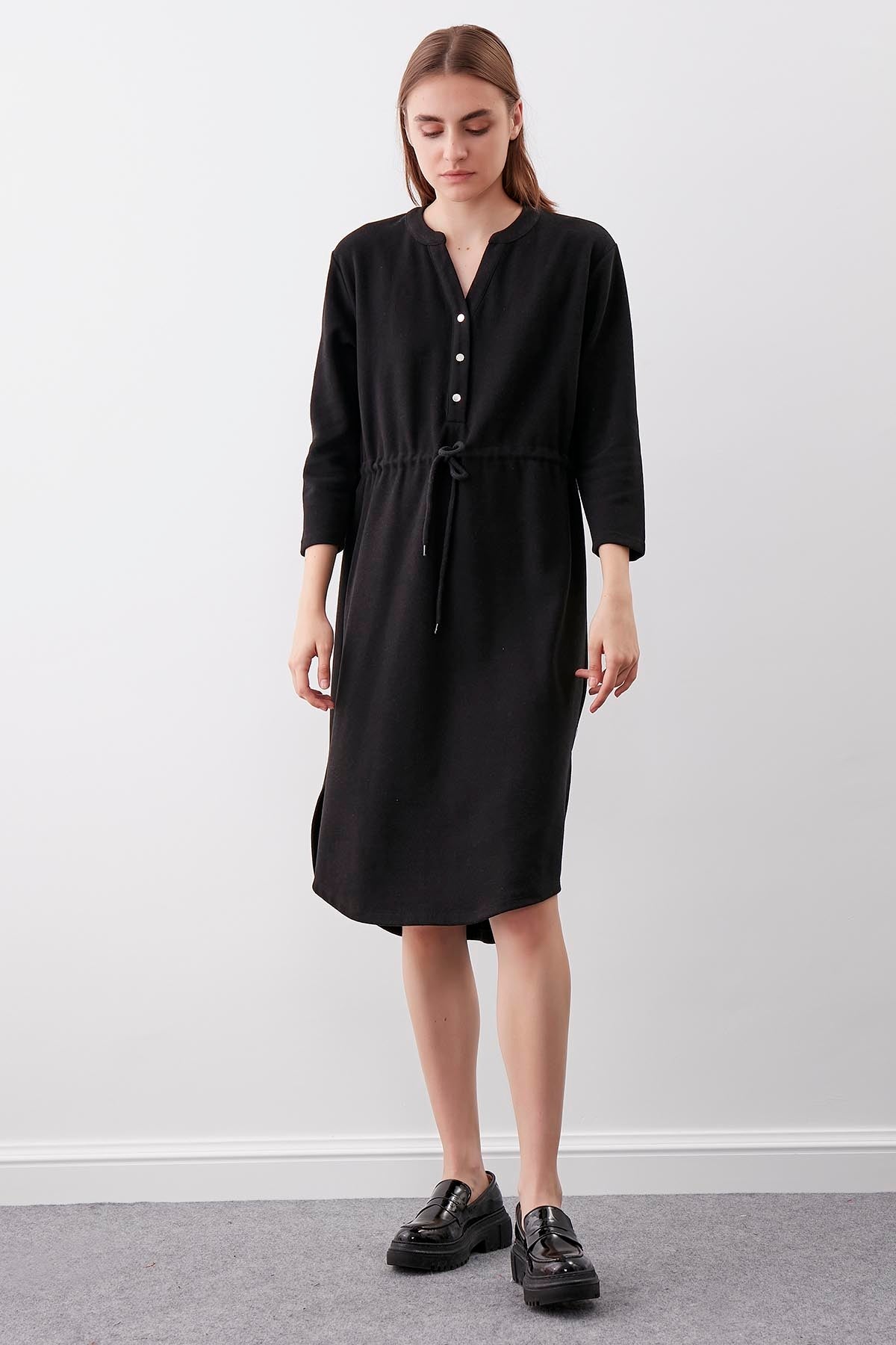 KNITTED DRESS WITH BUTTONS