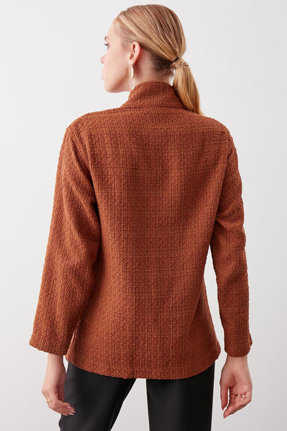 JACKET WITH BUTTON POCKET