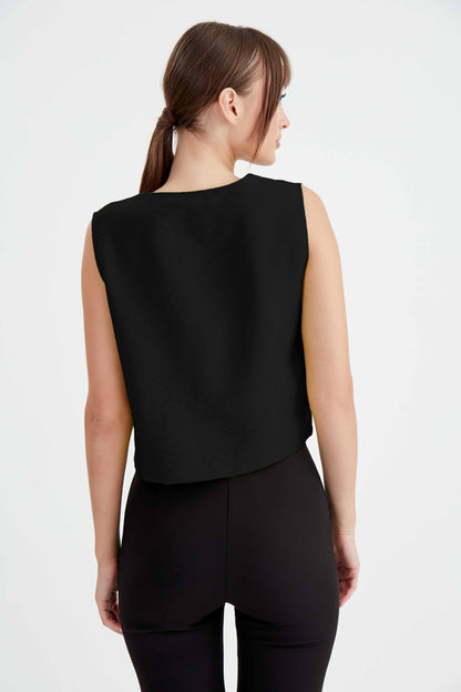 CROP VEST WITH BUTTONS