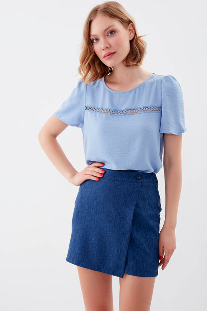MINI-SKIRT WITH BUTTON