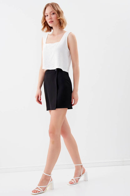 MINI-SKIRT WITH BUTTON