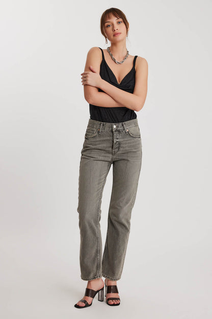 GRAY CLASIC FIT JEANS WITH BUTTON