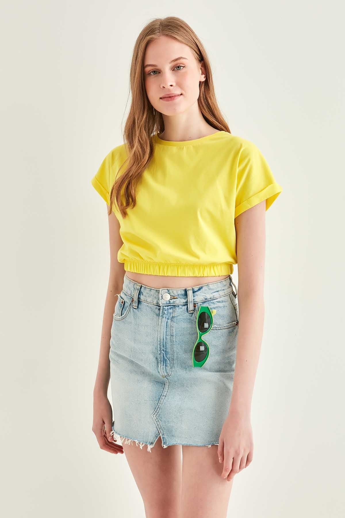 LOW SLEEVE ELASTANE WAIST TOP