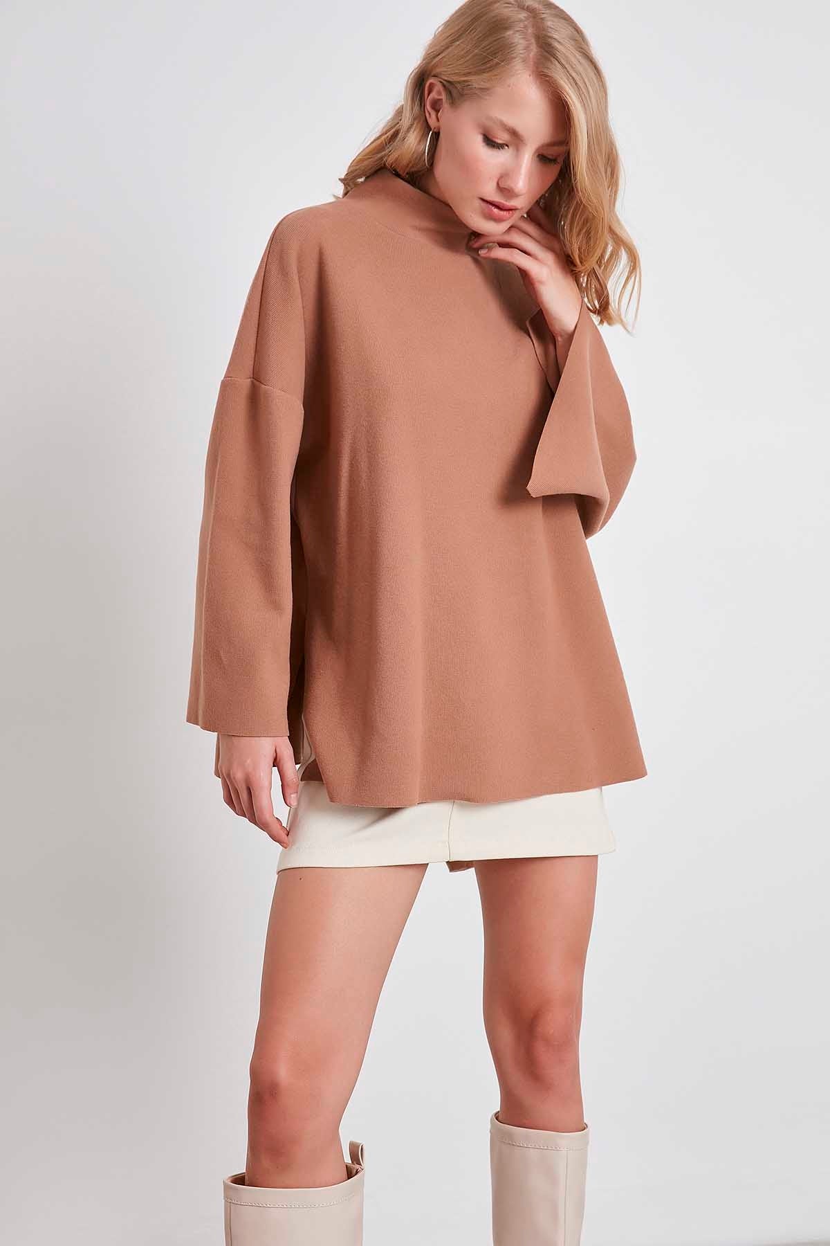 LOW SLEEVE SIDE SPLIT KNITTED COMFY BLOUSE
