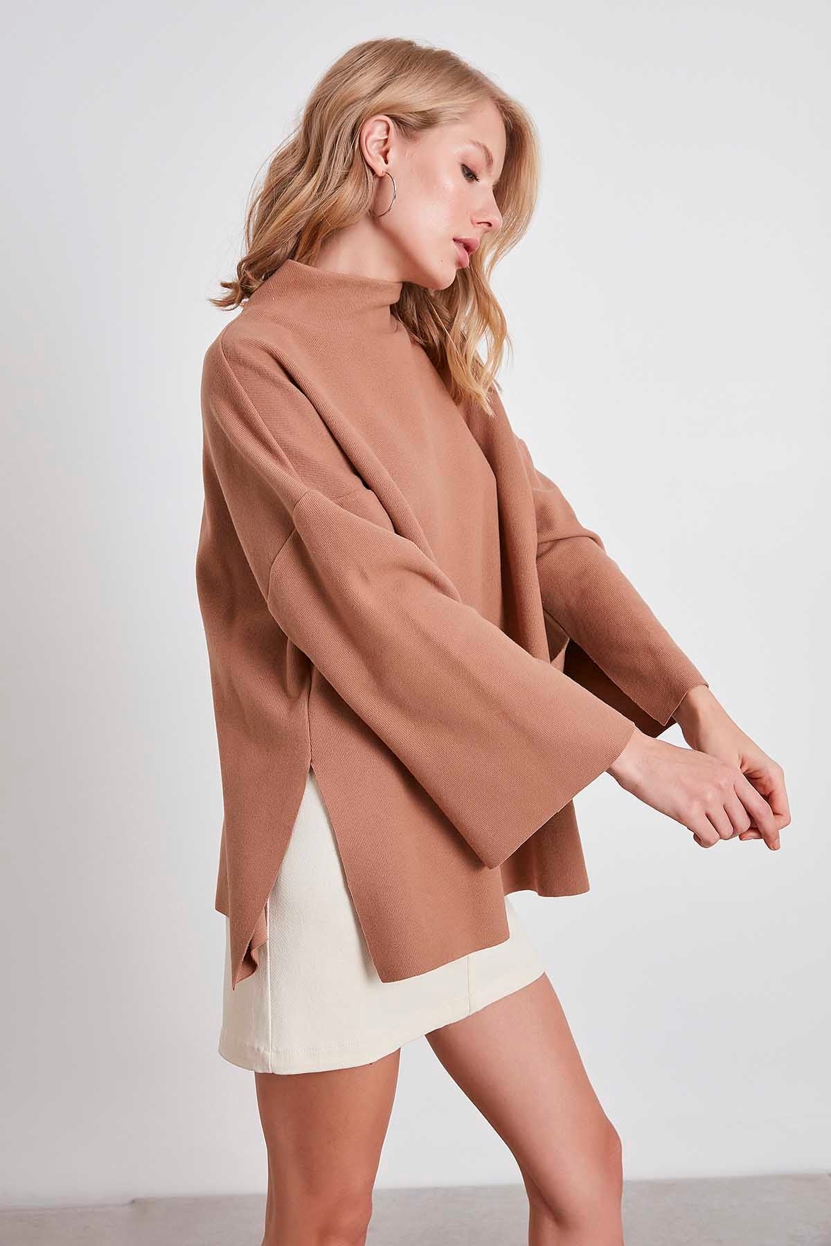 LOW SLEEVE SIDE SPLIT KNITTED COMFY BLOUSE