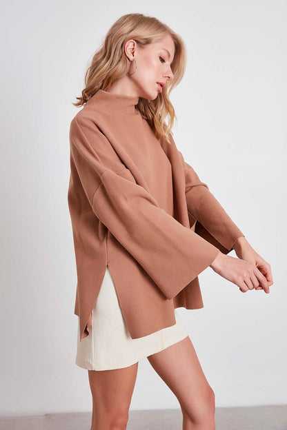 LOW SLEEVE SIDE SPLIT KNITTED COMFY BLOUSE