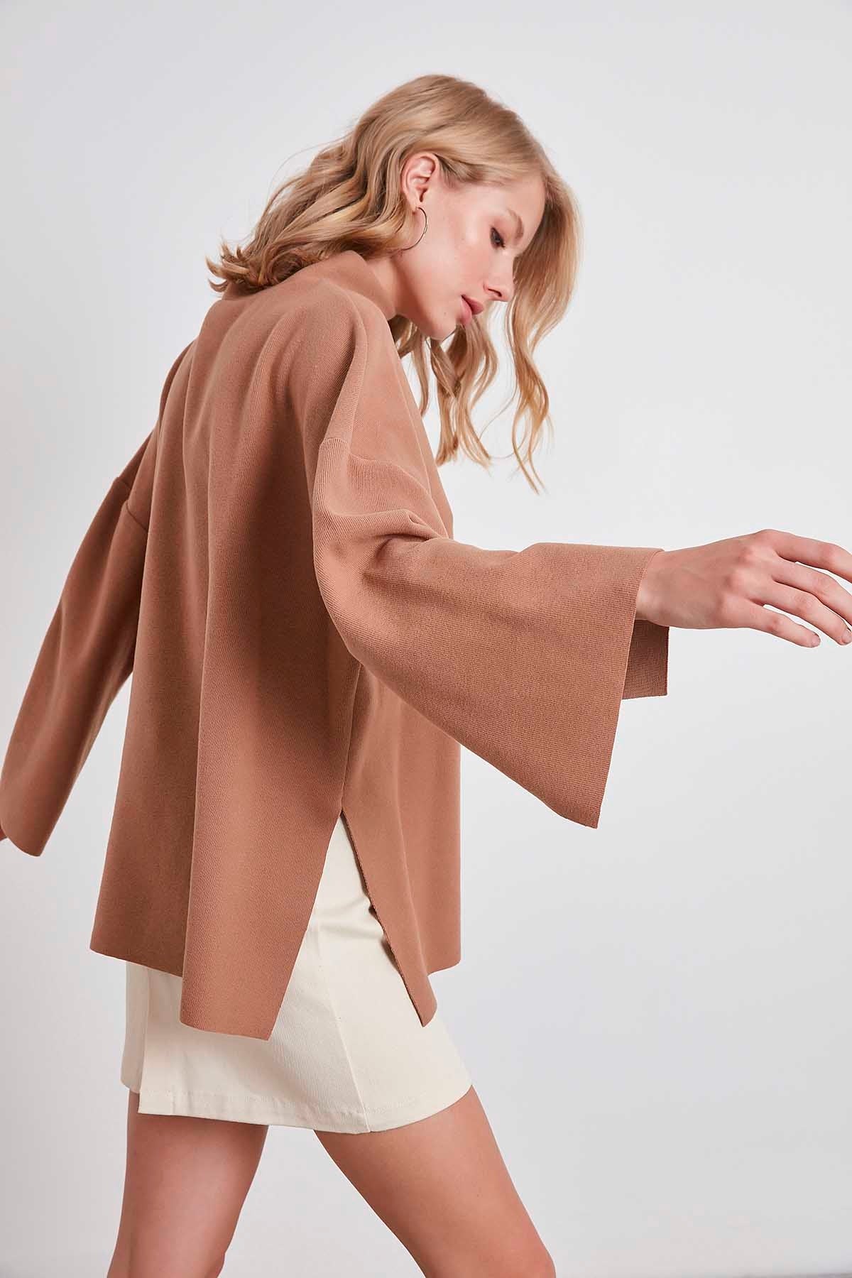 LOW SLEEVE SIDE SPLIT KNITTED COMFY BLOUSE