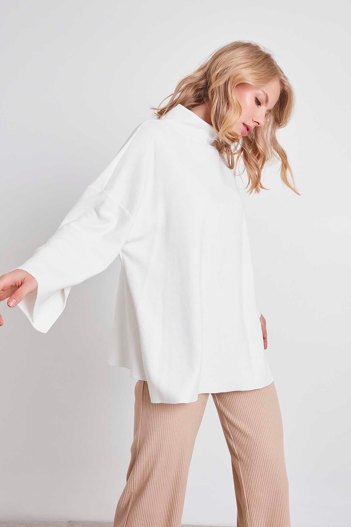 LOW SLEEVE SIDE SPLIT KNITTED COMFY BLOUSE