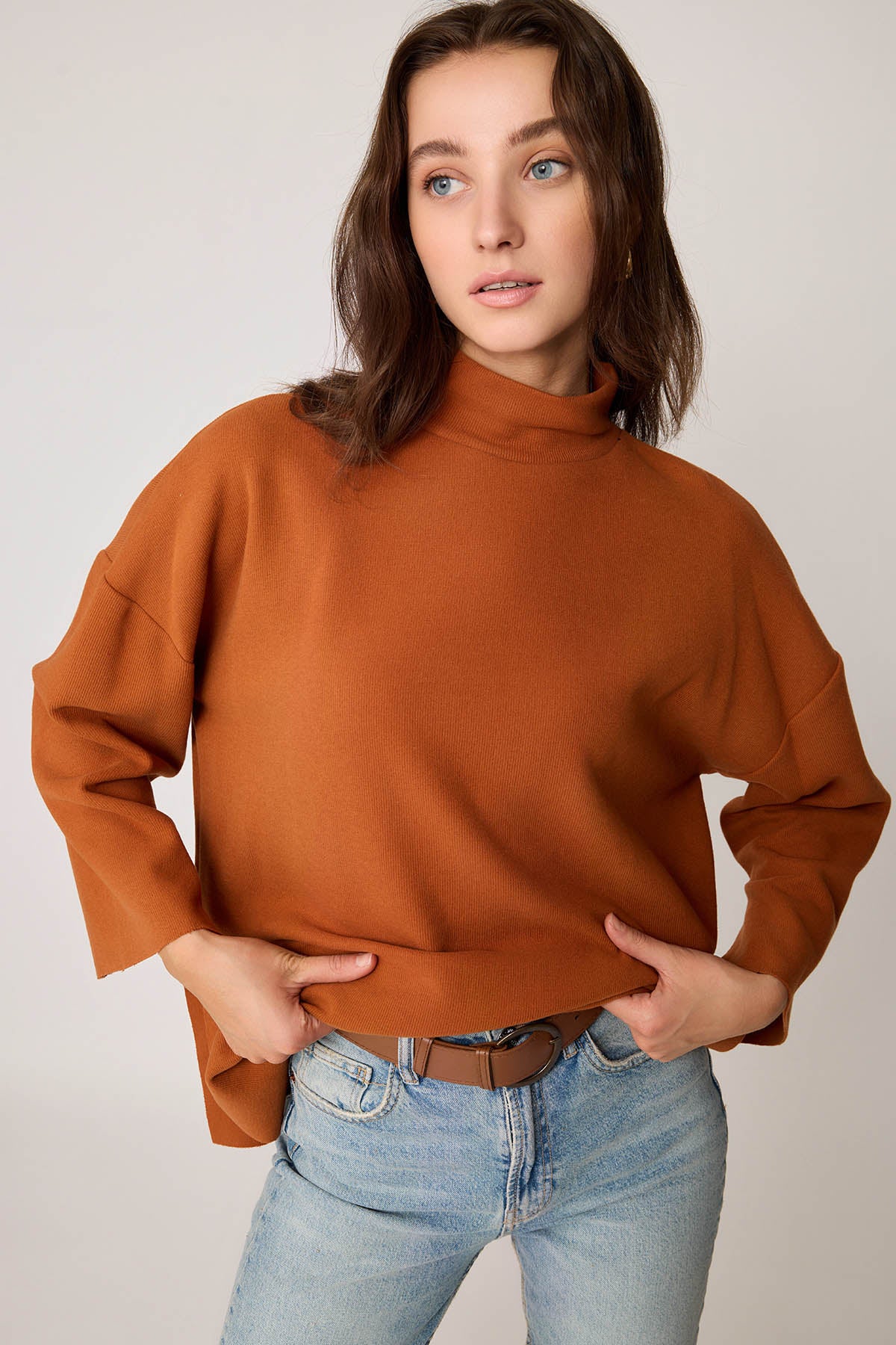 LOW SLEEVE SIDE SPLIT KNITTED COMFY BLOUSE