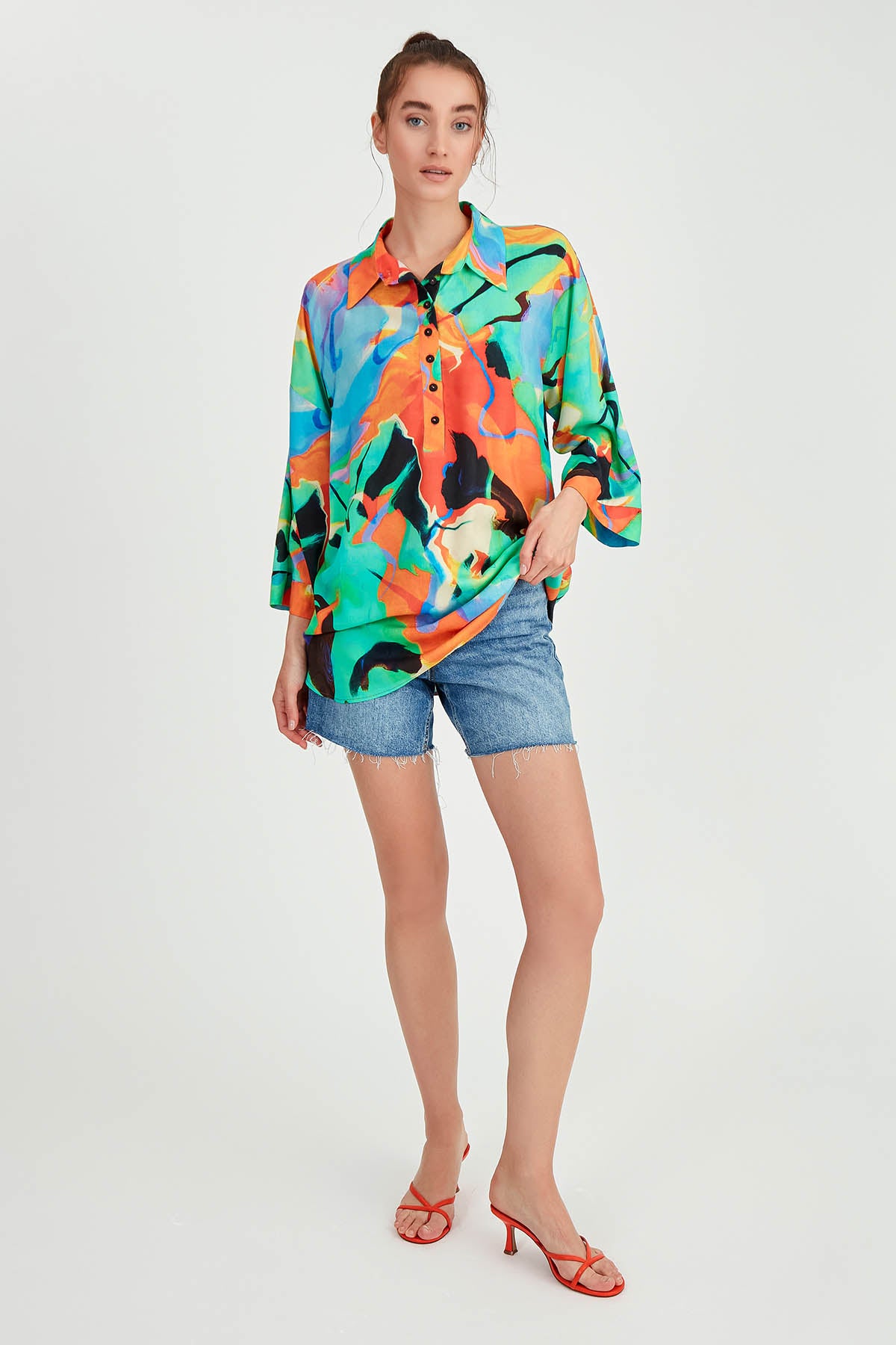 COMFY BLOUSE WITH LOW SHOULDER PATTERN FRONT BUTTON