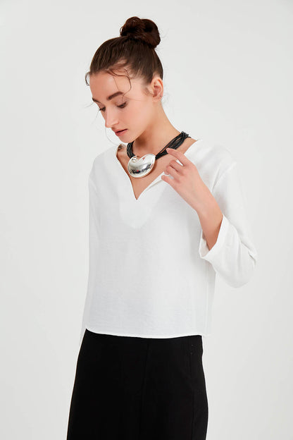 LOW SHOULDER JUDGE COLLAR BLOUSE