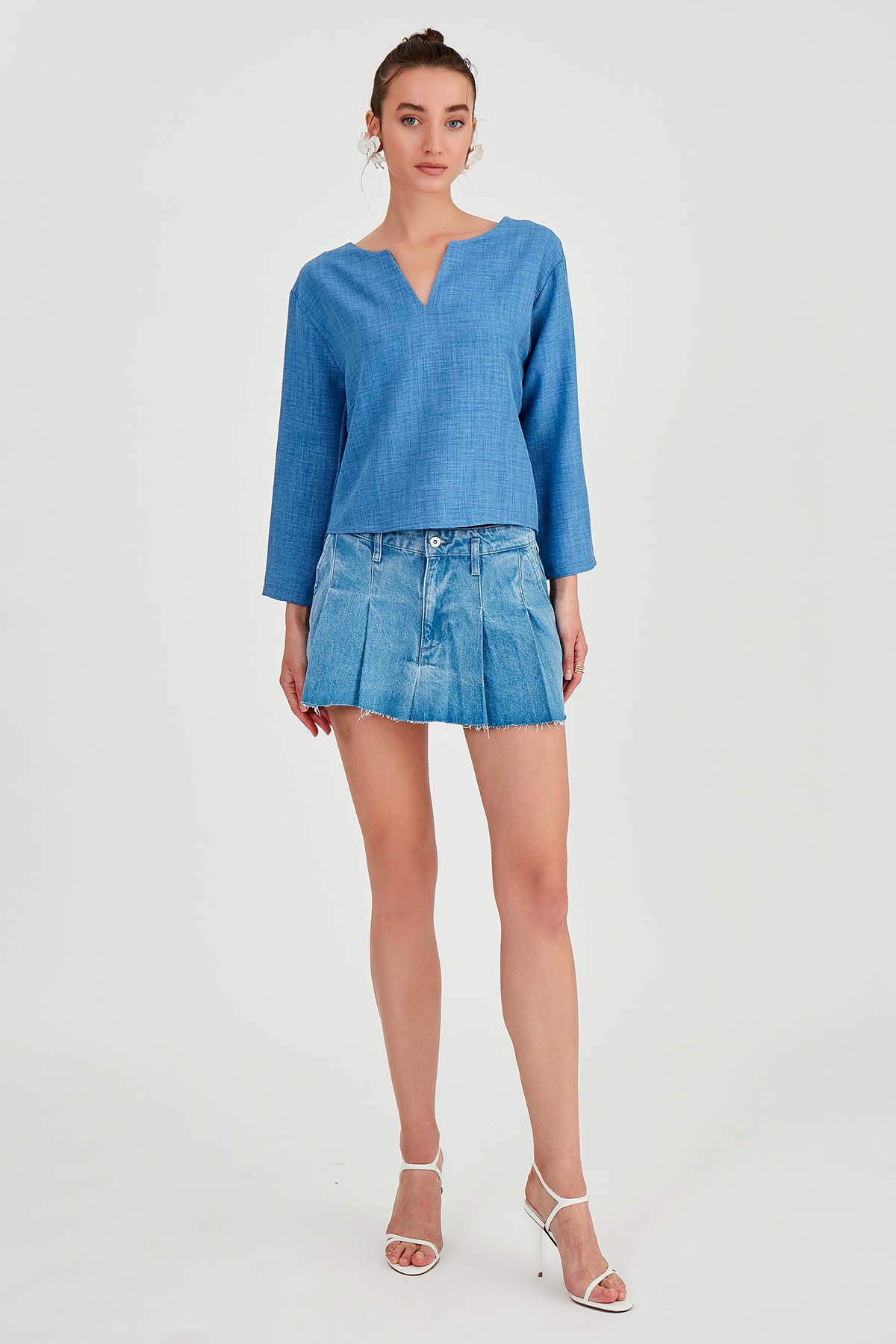 LOW SHOULDER JUDGE COLLAR BLOUSE