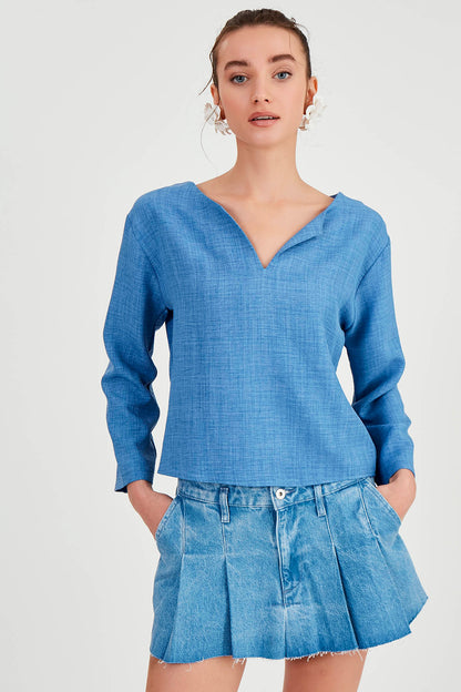 LOW SHOULDER JUDGE COLLAR BLOUSE