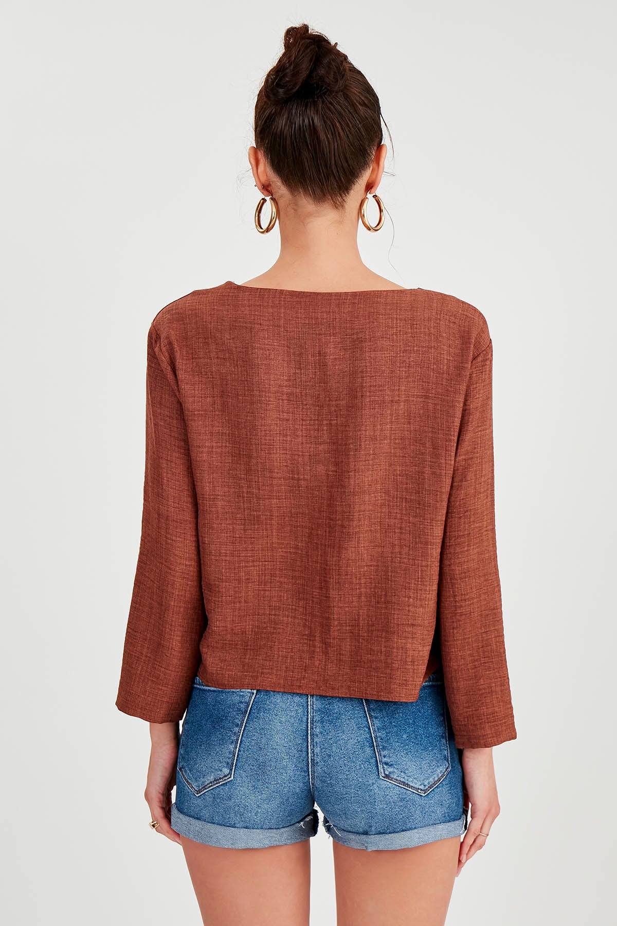 LOW SHOULDER JUDGE COLLAR BLOUSE