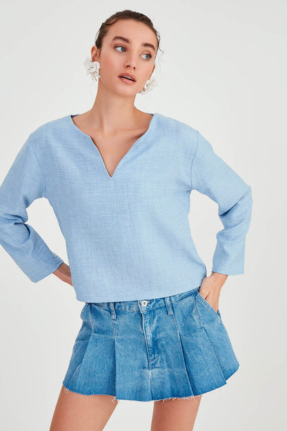 LOW SHOULDER JUDGE COLLAR BLOUSE