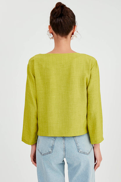 LOW SHOULDER JUDGE COLLAR BLOUSE