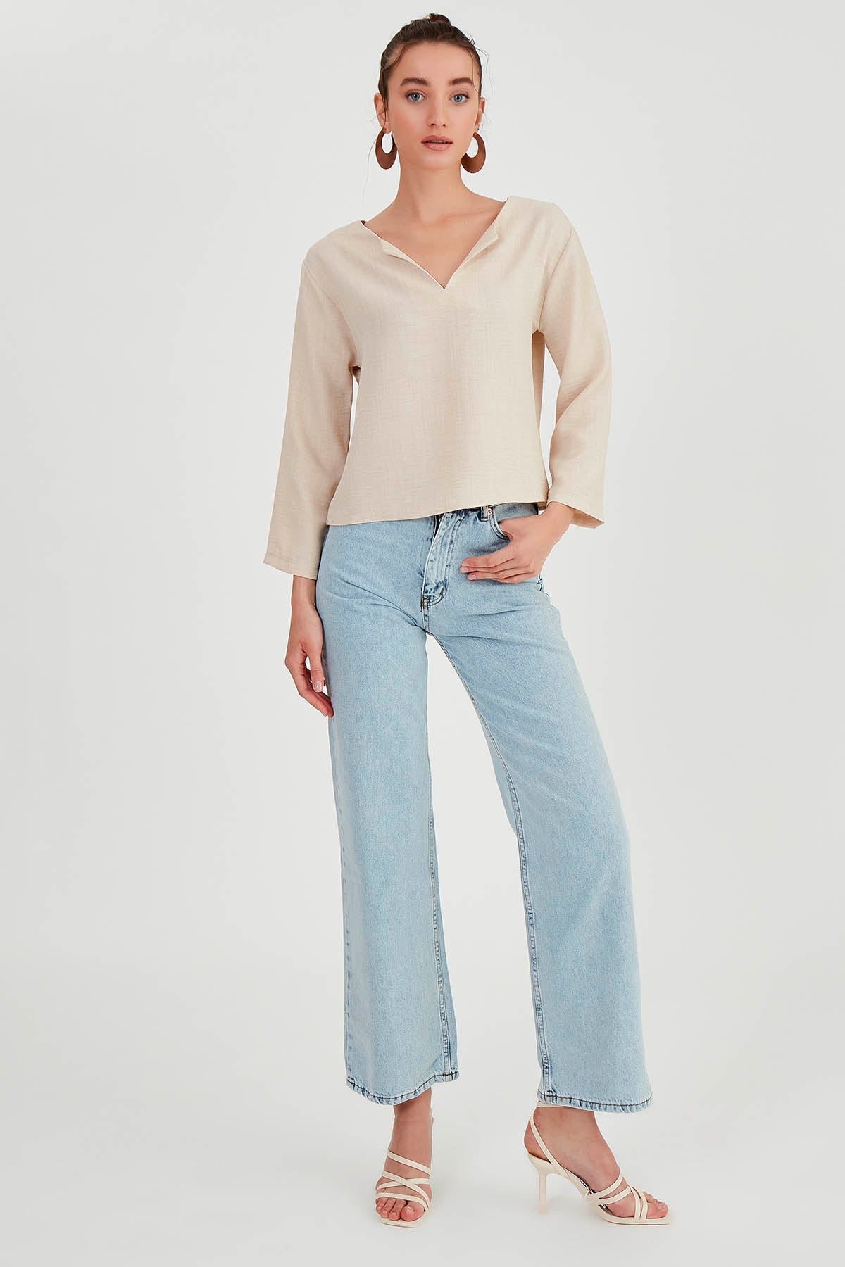 LOW SHOULDER JUDGE COLLAR BLOUSE