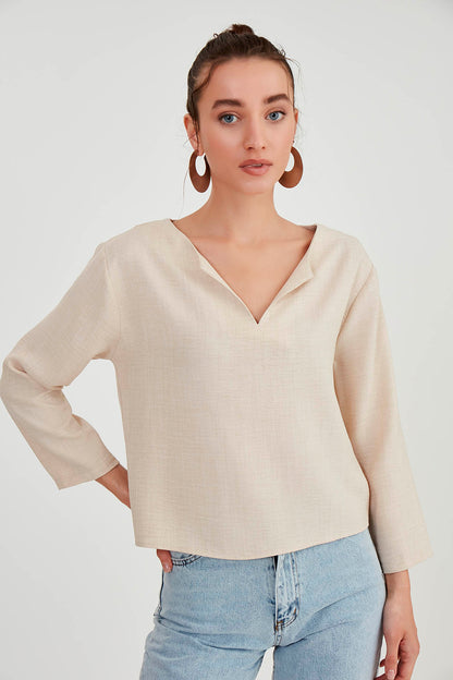 LOW SHOULDER JUDGE COLLAR BLOUSE