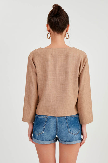 LOW SHOULDER JUDGE COLLAR BLOUSE