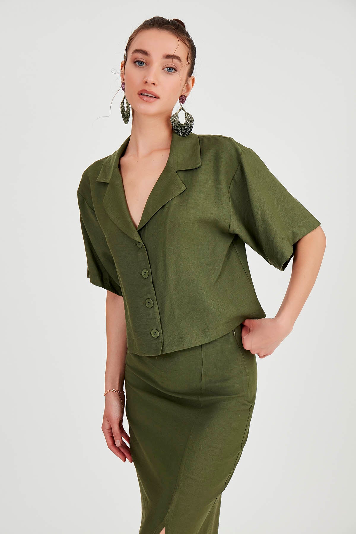 LOW SHOULDER LOOSE SHIRT